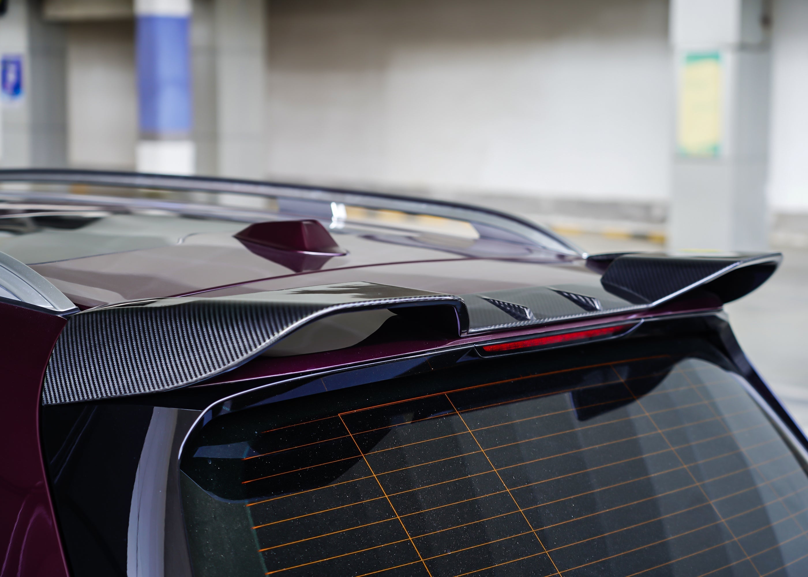 X7 Base xDrive40i 50i M50i M60i ALPINA XB7 (Fits Both Pre-LCI & LCI) G07 2019-ON with Aftermarket Parts - Rear Roof Spoiler Pre-preg Carbon Fiber from TAKD Carbon